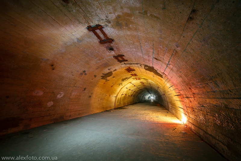 Illustration for article titled Journey into the Dystopian World of Abandoned Soviet Submarine Bases